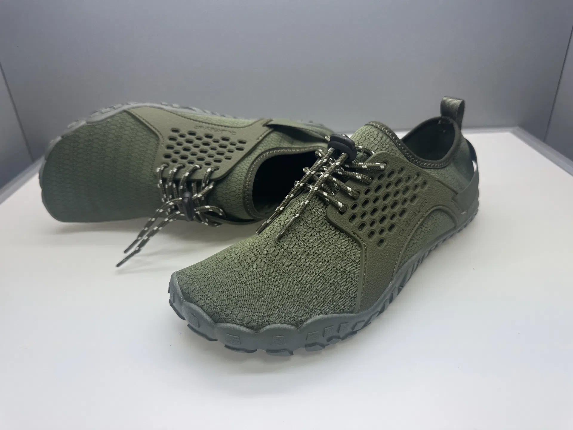 Mens Womens Athletic Hiking Water Shoes Quick Dry Barefoot Aqua Shoes Swim Shoes Beach Shoes with Drainage Sports Shoes