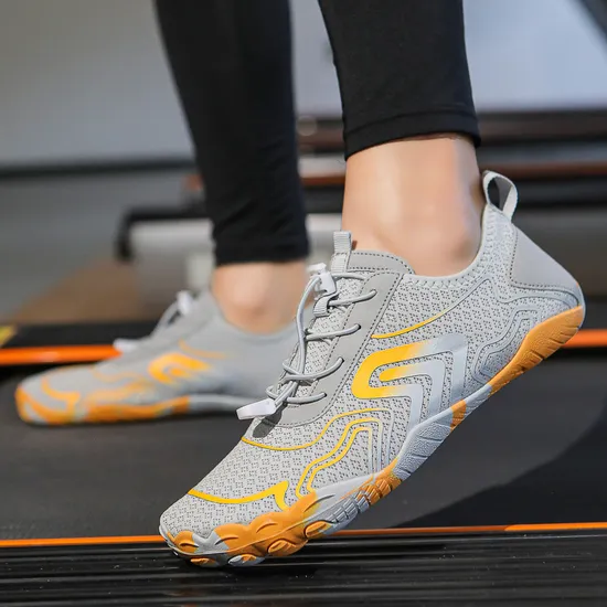 Durable Cemented Sole Lightweight Running Shoes with Custom Logo